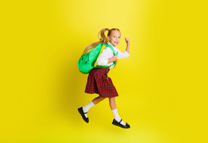 Bambina felice prima del rientro a scuola, il momento giusto per un ciclo di cure termali alle Terme di Castrocaro "Settembre è il mese giusto per rinforzare naso e gola di tuo figlio, prima che arrivi il freddo e ricomincino le assenze da scuola. Un ciclo di cure termali alle Terme di Castrocaro prepara il suo corpo alla stagione dei virus